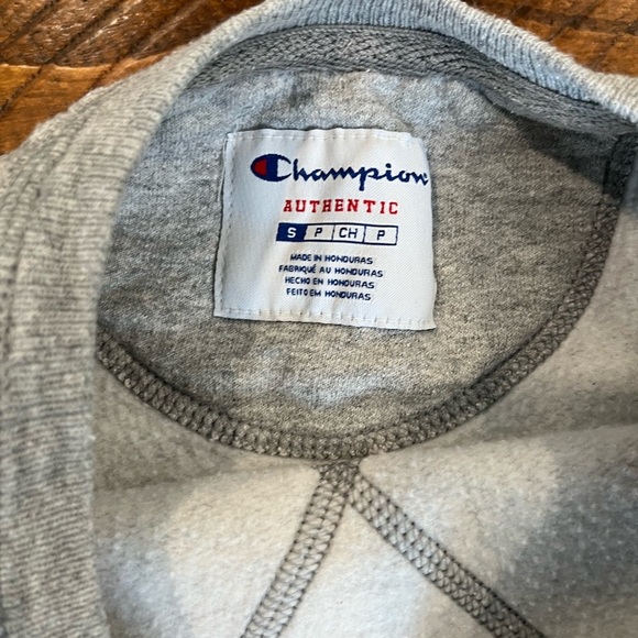 Champion Gray Crewneck Sweater Soft Cotton Blend - Picture 3 of 4